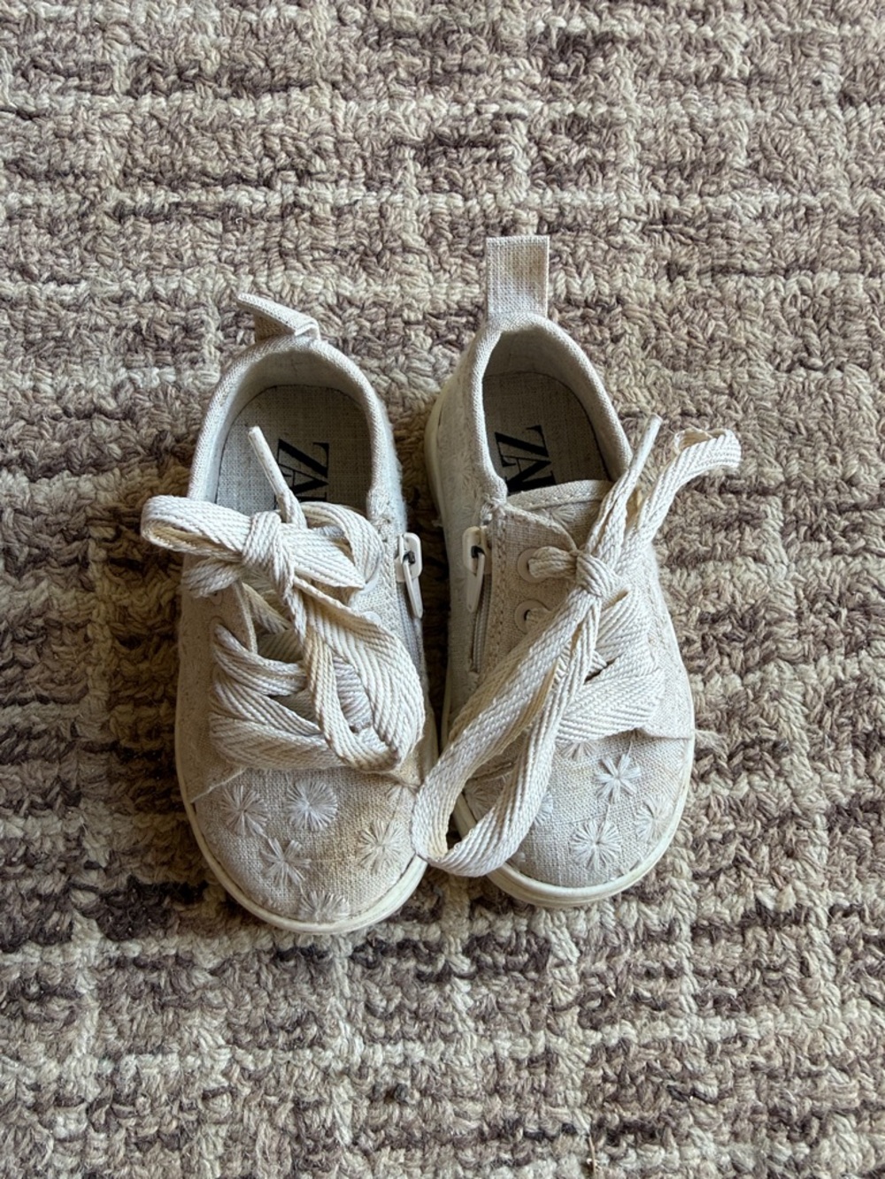 Zara Toddler Beige Canvas Sneakers with Floral Embroidery